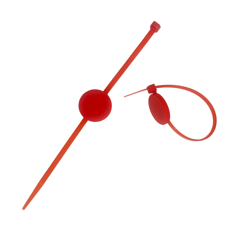 UHF扎带标签安装在金属设备效果图